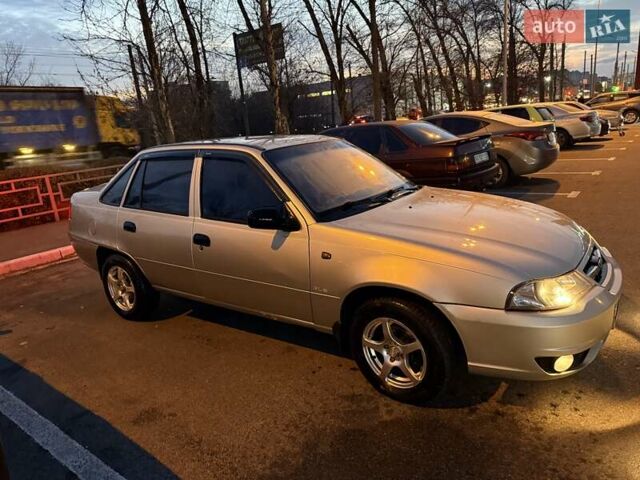 Серый Дэу Нексия, объемом двигателя 1.6 л и пробегом 90 тыс. км за 3000 $, фото 3 на Automoto.ua