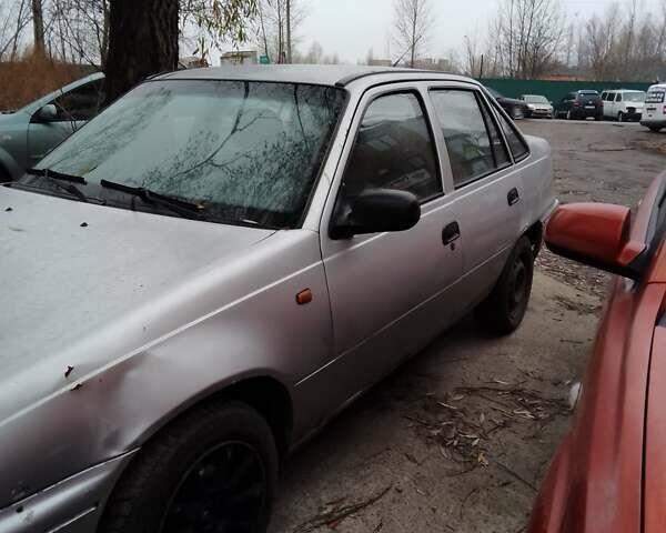 Серый Дэу Нексия, объемом двигателя 1.5 л и пробегом 350 тыс. км за 1300 $, фото 5 на Automoto.ua