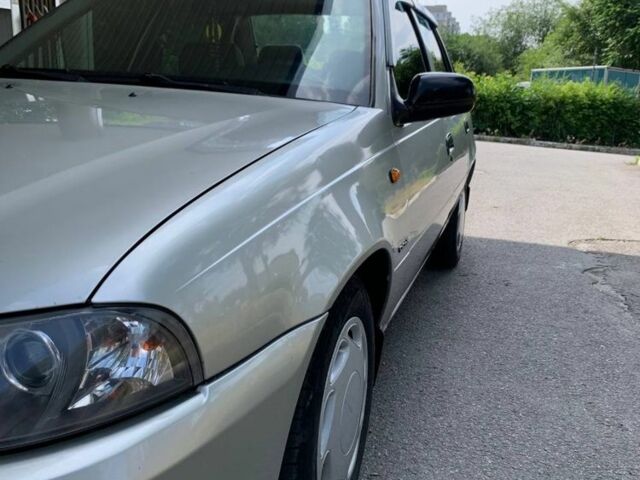 Сірий Деу Нексія, об'ємом двигуна 1.5 л та пробігом 240 тис. км за 2350 $, фото 3 на Automoto.ua