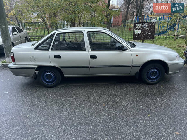 Сірий Деу Нексія, об'ємом двигуна 1.5 л та пробігом 181 тис. км за 2600 $, фото 4 на Automoto.ua