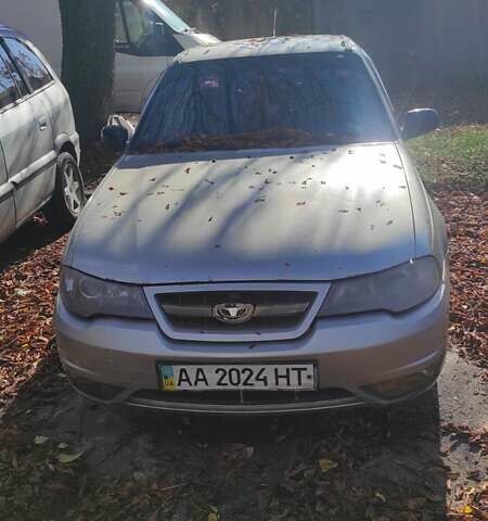 Сірий Деу Нексія, об'ємом двигуна 1.5 л та пробігом 215 тис. км за 2000 $, фото 1 на Automoto.ua