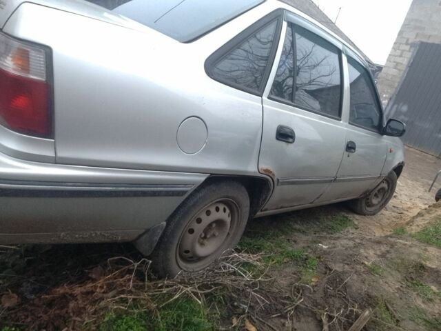 Серый Дэу Нексия, объемом двигателя 1.5 л и пробегом 288 тыс. км за 592 $, фото 3 на Automoto.ua