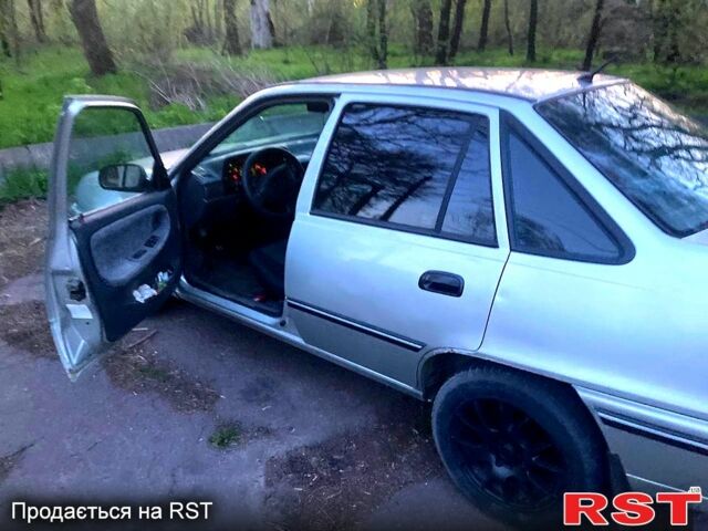 Серый Дэу Нексия, объемом двигателя 1.5 л и пробегом 187 тыс. км за 2100 $, фото 3 на Automoto.ua