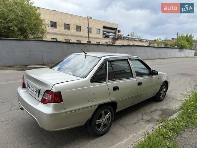 Серый Дэу Нексия, объемом двигателя 1.5 л и пробегом 147 тыс. км за 2950 $, фото 2 на Automoto.ua