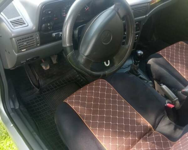 Серый Дэу Нексия, объемом двигателя 1.5 л и пробегом 240 тыс. км за 1893 $, фото 5 на Automoto.ua