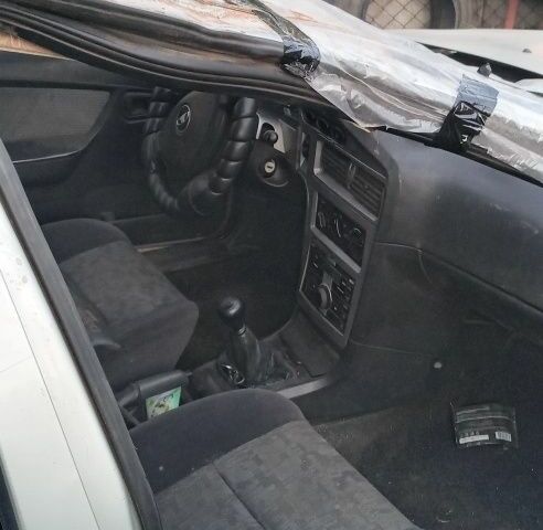 Сірий Деу Нексія, об'ємом двигуна 1.5 л та пробігом 100 тис. км за 1000 $, фото 1 на Automoto.ua