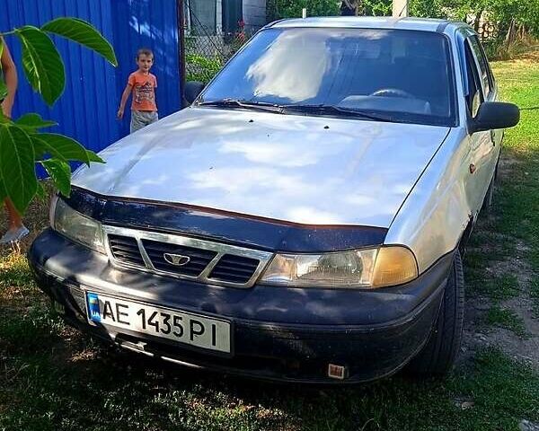 Сірий Деу Нексія, об'ємом двигуна 1.5 л та пробігом 230 тис. км за 2000 $, фото 2 на Automoto.ua