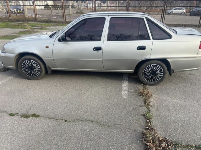 Сірий Деу Нексія, об'ємом двигуна 1.5 л та пробігом 129 тис. км за 3555 $, фото 1 на Automoto.ua