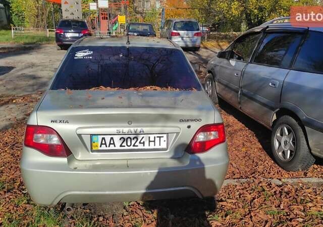 Сірий Деу Нексія, об'ємом двигуна 1.5 л та пробігом 215 тис. км за 2000 $, фото 2 на Automoto.ua