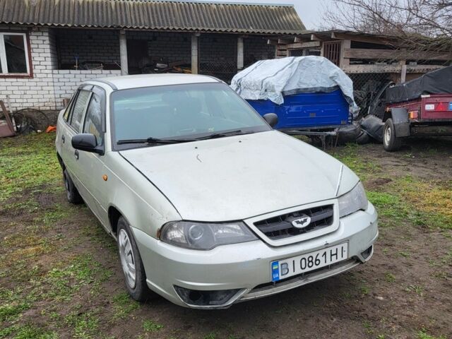 Серый Дэу Нексия, объемом двигателя 1.5 л и пробегом 300 тыс. км за 1200 $, фото 3 на Automoto.ua