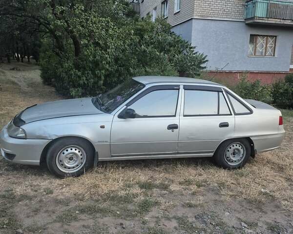 Сірий Деу Нексія, об'ємом двигуна 1.6 л та пробігом 237 тис. км за 2200 $, фото 3 на Automoto.ua