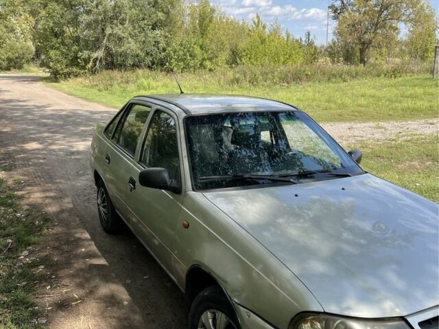Сірий Деу Нексія, об'ємом двигуна 1.5 л та пробігом 1000 тис. км за 870 $, фото 1 на Automoto.ua