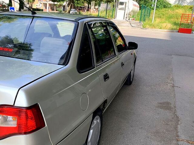 Сірий Деу Нексія, об'ємом двигуна 1.5 л та пробігом 240 тис. км за 2350 $, фото 2 на Automoto.ua