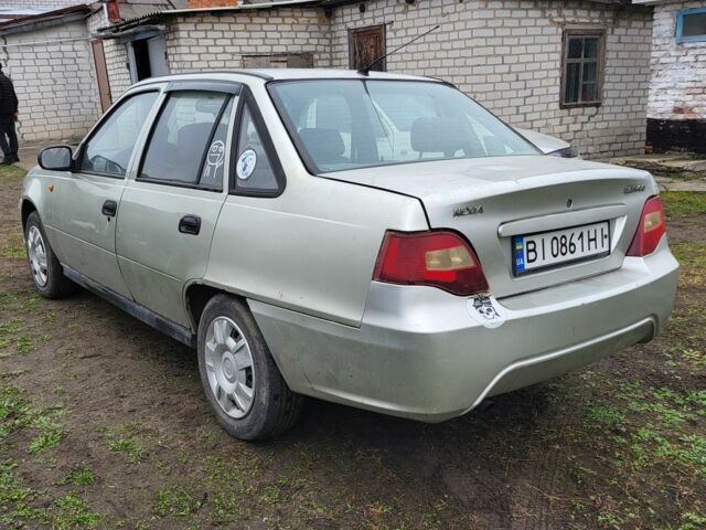 Серый Дэу Нексия, объемом двигателя 1.5 л и пробегом 300 тыс. км за 1200 $, фото 1 на Automoto.ua