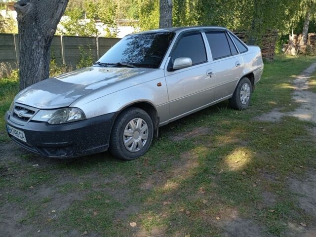 Серый Дэу Нексия, объемом двигателя 1.5 л и пробегом 310 тыс. км за 2500 $, фото 1 на Automoto.ua