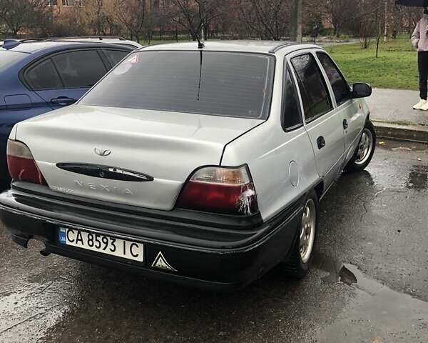 Серый Дэу Нексия, объемом двигателя 1.5 л и пробегом 208 тыс. км за 1700 $, фото 1 на Automoto.ua
