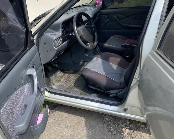 Сірий Деу Нексія, об'ємом двигуна 0 л та пробігом 71 тис. км за 2600 $, фото 4 на Automoto.ua