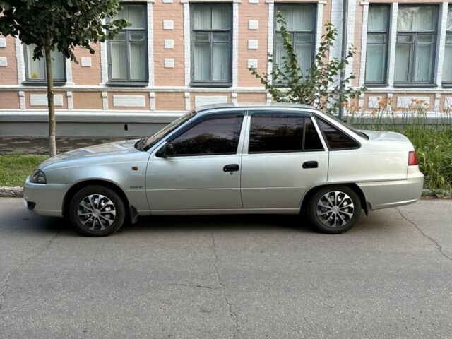 Серый Дэу Нексия, объемом двигателя 1.5 л и пробегом 84 тыс. км за 3300 $, фото 1 на Automoto.ua