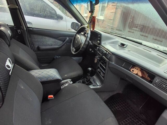 Серый Дэу Нексия, объемом двигателя 1.5 л и пробегом 180 тыс. км за 1700 $, фото 4 на Automoto.ua