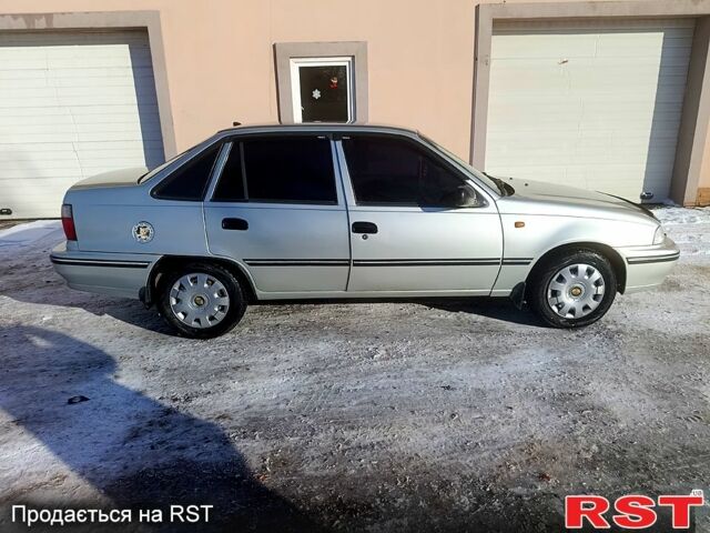 Сірий Деу Нексія, об'ємом двигуна 1.5 л та пробігом 250 тис. км за 2500 $, фото 5 на Automoto.ua