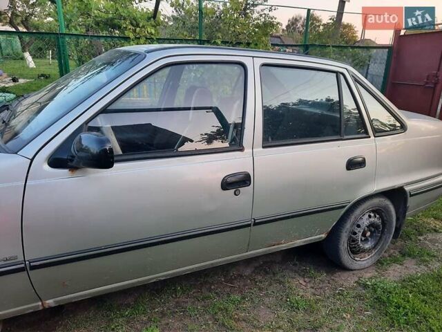 Серый Дэу Нексия, объемом двигателя 0 л и пробегом 150 тыс. км за 2100 $, фото 2 на Automoto.ua