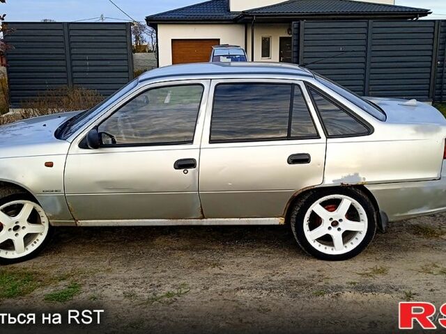 Серый Дэу Нексия, объемом двигателя 1.5 л и пробегом 306 тыс. км за 2300 $, фото 3 на Automoto.ua