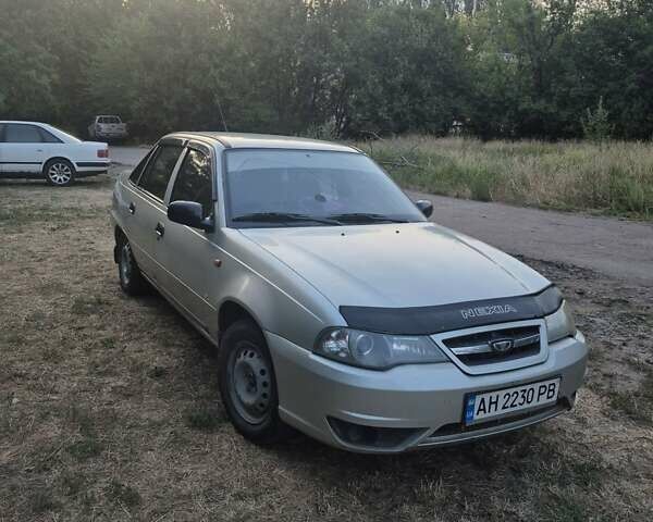 Сірий Деу Нексія, об'ємом двигуна 1.6 л та пробігом 237 тис. км за 2200 $, фото 2 на Automoto.ua