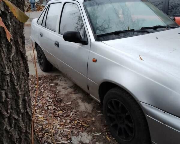 Серый Дэу Нексия, объемом двигателя 1.5 л и пробегом 350 тыс. км за 1300 $, фото 4 на Automoto.ua