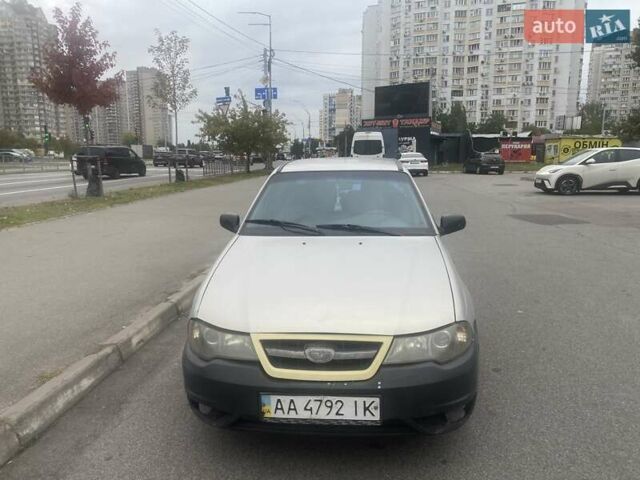 Сірий Деу Нексія, об'ємом двигуна 1.6 л та пробігом 225 тис. км за 1300 $, фото 1 на Automoto.ua
