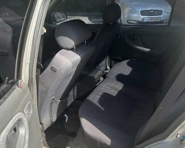 Серый Дэу Нексия, объемом двигателя 1.6 л и пробегом 300 тыс. км за 1800 $, фото 5 на Automoto.ua