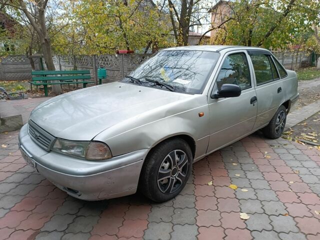 Дэу Нексия 2008 в Тараще на Automoto.ua Серый Дэу Нексия, объемом двигателя 1.5 л и пробегом 225 тыс. км за 750 $, фото 1 на Automoto.ua