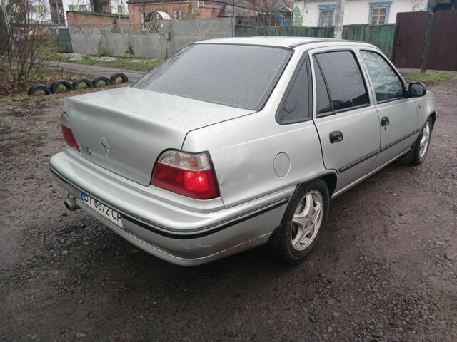 Серый Дэу Нексия, объемом двигателя 0 л и пробегом 400 тыс. км за 1300 $, фото 3 на Automoto.ua