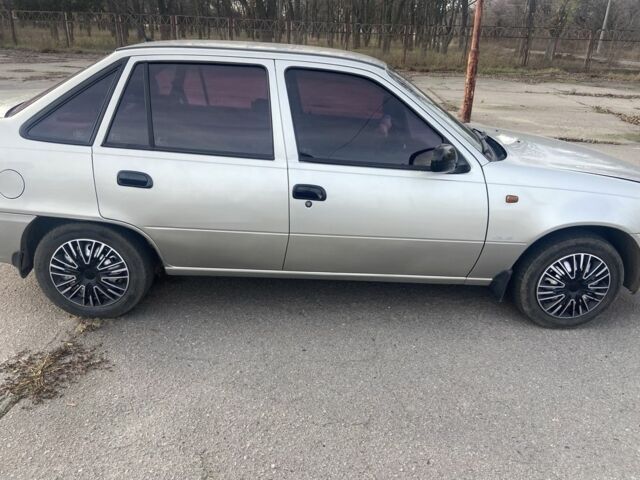 Сірий Деу Нексія, об'ємом двигуна 1.5 л та пробігом 129 тис. км за 3555 $, фото 3 на Automoto.ua