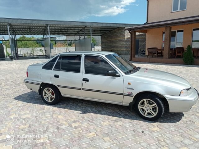 Серый Дэу Нексия, объемом двигателя 1.5 л и пробегом 300 тыс. км за 1200 $, фото 3 на Automoto.ua