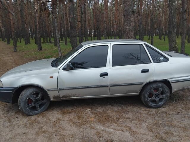 Серый Дэу Нексия, объемом двигателя 0 л и пробегом 400 тыс. км за 1400 $, фото 1 на Automoto.ua