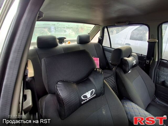 Сірий Деу Нексія, об'ємом двигуна 1.6 л та пробігом 180 тис. км за 1300 $, фото 10 на Automoto.ua