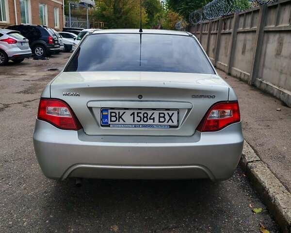 Серый Дэу Нексия, объемом двигателя 1.5 л и пробегом 195 тыс. км за 2600 $, фото 1 на Automoto.ua