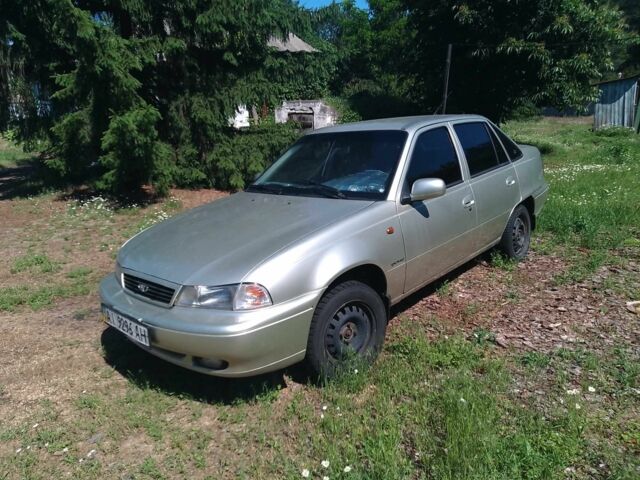 Сірий Деу Нексія, об'ємом двигуна 1.5 л та пробігом 171 тис. км за 2100 $, фото 2 на Automoto.ua