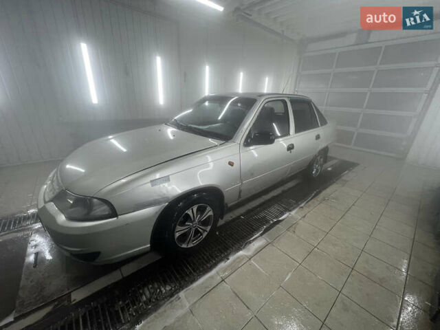 Серый Дэу Нексия, объемом двигателя 1.5 л и пробегом 407 тыс. км за 1600 $, фото 1 на Automoto.ua