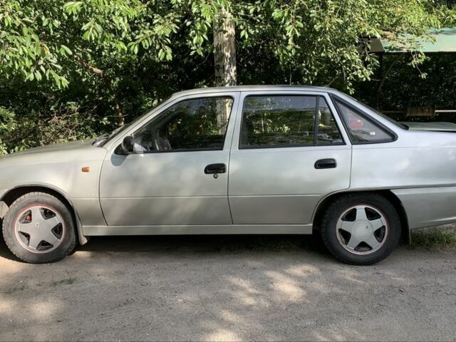 Сірий Деу Нексія, об'ємом двигуна 1.5 л та пробігом 275 тис. км за 2500 $, фото 1 на Automoto.ua