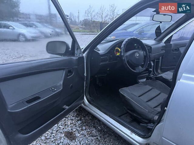 Сірий Деу Нексія, об'ємом двигуна 1.6 л та пробігом 144 тис. км за 1700 $, фото 6 на Automoto.ua