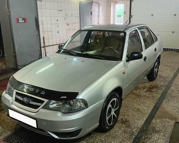 Серый Дэу Нексия, объемом двигателя 1.5 л и пробегом 217 тыс. км за 1700 $, фото 1 на Automoto.ua