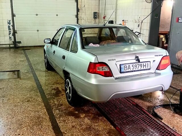 Серый Дэу Нексия, объемом двигателя 1.5 л и пробегом 217 тыс. км за 1880 $, фото 2 на Automoto.ua