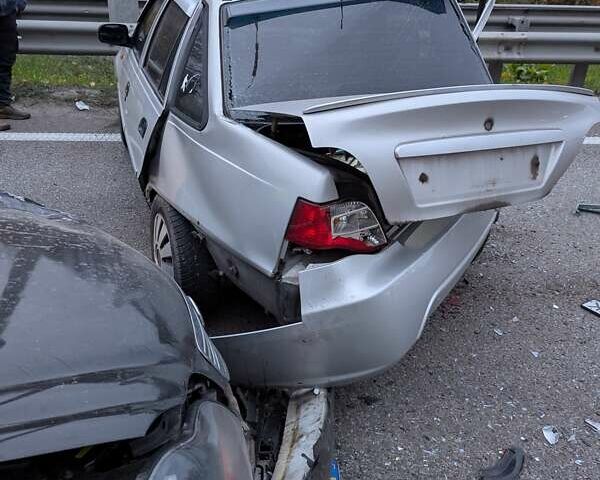 Сірий Деу Нексія, об'ємом двигуна 1.6 л та пробігом 315 тис. км за 600 $, фото 4 на Automoto.ua