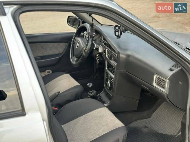 Серый Дэу Нексия, объемом двигателя 1.6 л и пробегом 106 тыс. км за 2900 $, фото 15 на Automoto.ua