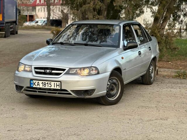 Серый Дэу Нексия, объемом двигателя 1.6 л и пробегом 106 тыс. км за 2900 $, фото 2 на Automoto.ua