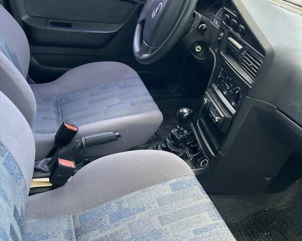 Серый Дэу Нексия, объемом двигателя 1.5 л и пробегом 203 тыс. км за 2000 $, фото 3 на Automoto.ua