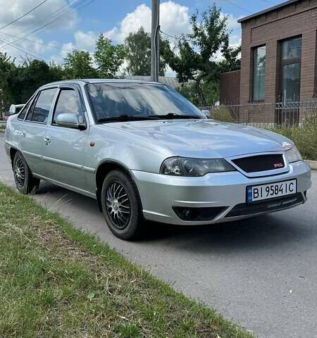 Сірий Деу Нексія, об'ємом двигуна 1.6 л та пробігом 27 тис. км за 4200 $, фото 3 на Automoto.ua