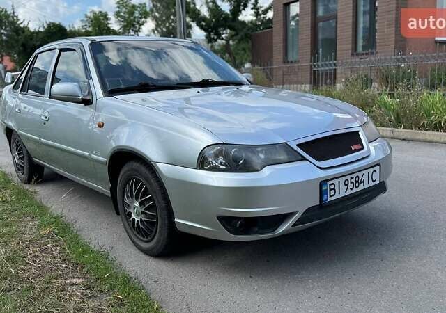 Сірий Деу Нексія, об'ємом двигуна 1.6 л та пробігом 27 тис. км за 4200 $, фото 4 на Automoto.ua