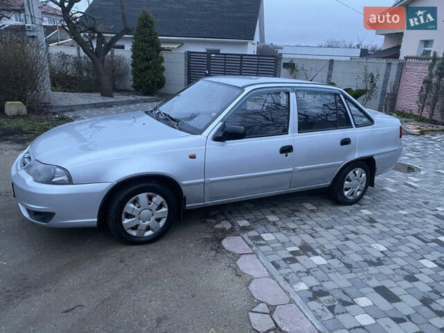 Серый Дэу Нексия, объемом двигателя 1.5 л и пробегом 195 тыс. км за 1750 $, фото 6 на Automoto.ua